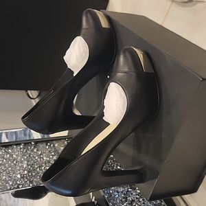 Chanel Classic Pumps